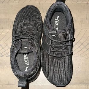 PUMA toddler sneakers, black size 10c